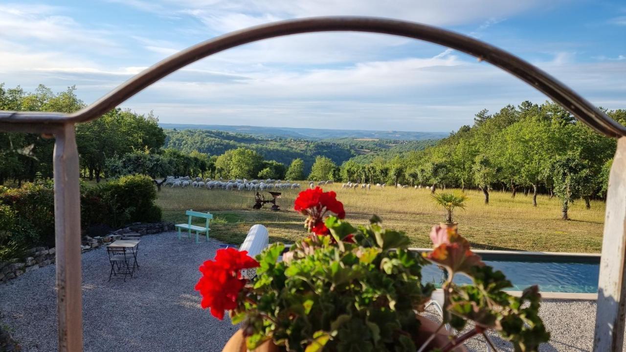 Domaine La Garenne Bed & Breakfast Reilhaguet Exterior photo